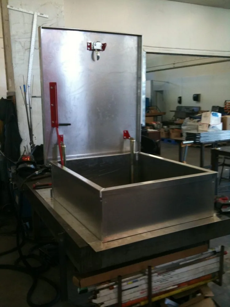 Roof / Equipment Hatches, image 1